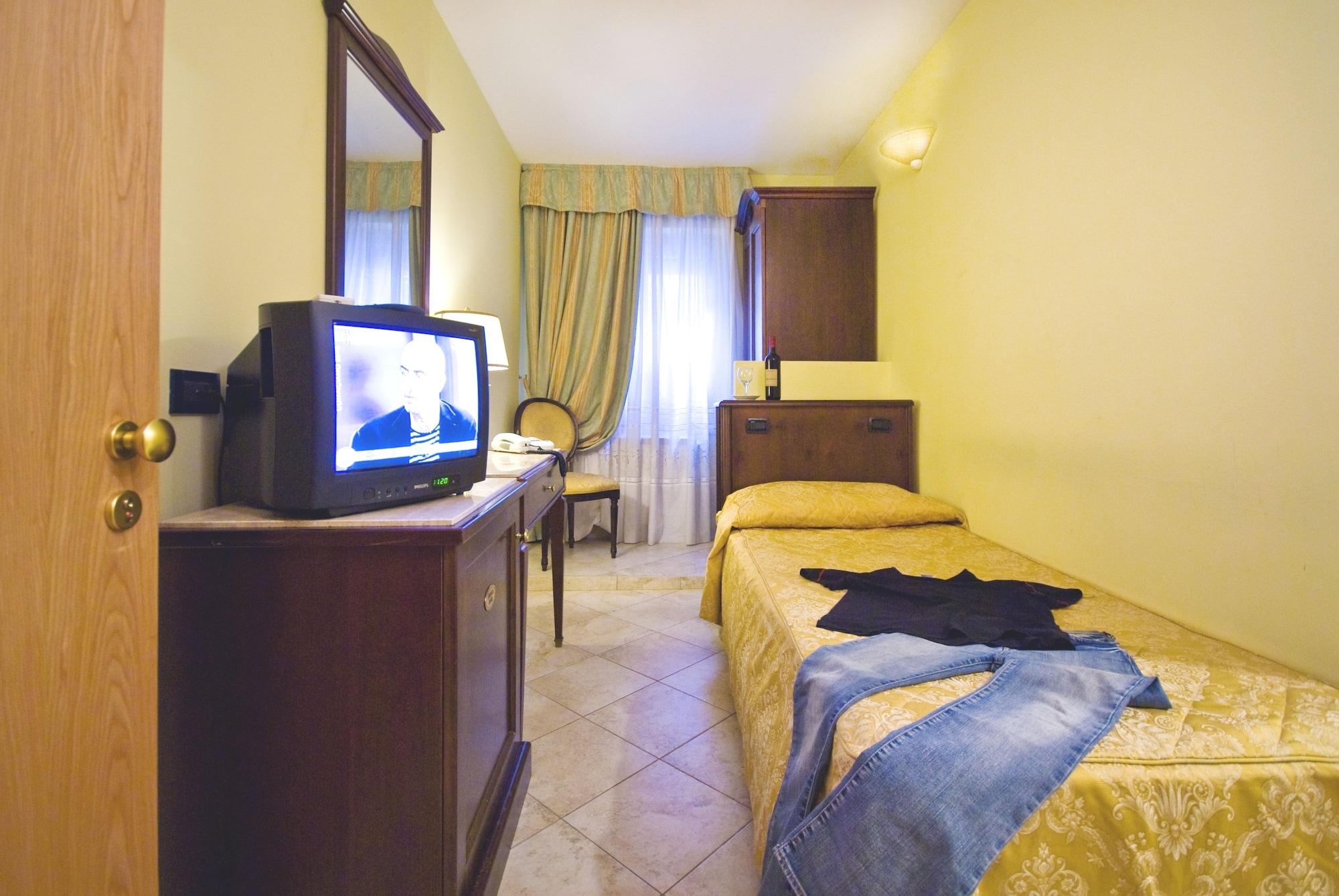 Hotel Tuscolana Roma Exterior foto